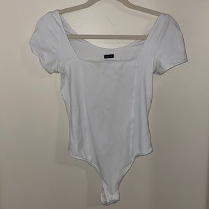 WHITE SQUARE NECK BODYSUIT